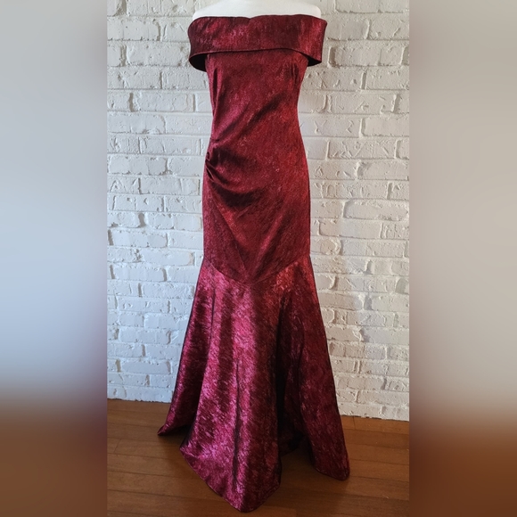 Theia Gown | Wine Red | Sz 4 | Great condition |  Evening, Wedding, Formal, Gala - Picture 5 of 13